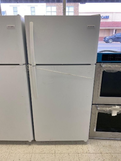 Frigidaire 18-cu ft Top-Freezer Refrigerator (White)