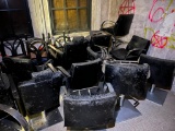 Aprox. 14 Salon Chairs