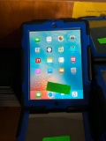 Apple iPad 2 With Griifn Case