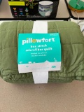 Pillowfort Box Stitch Microfiber Quilt