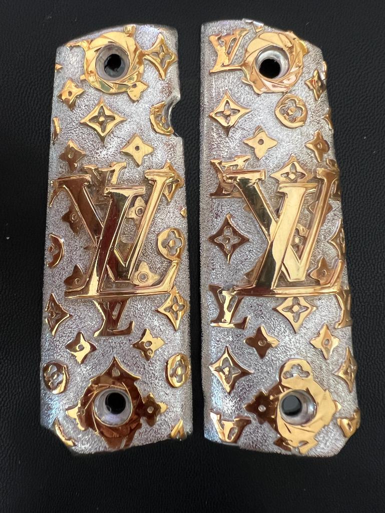 Louis Vuitton Grip 