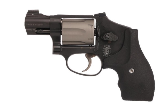 Smith and Wesson - 432 UC - 32 H&R Mag