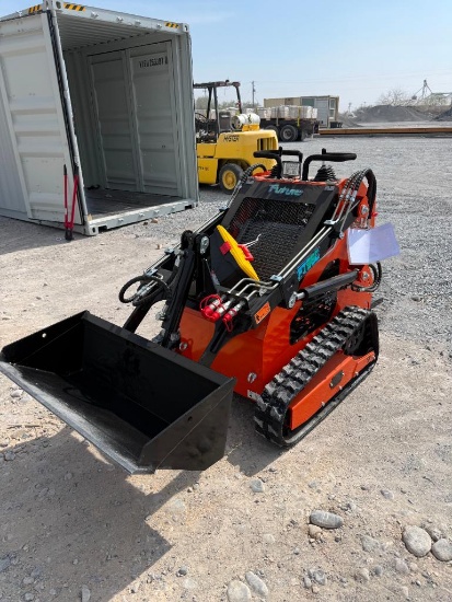 Skid Steer Loader FT36C, Electric Start, Open Operator Station