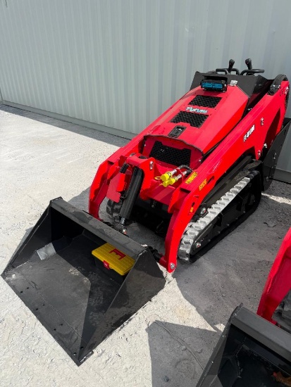 FUTURE FT-V1000 Skid Steer Loader - Kubota D1105-E4 Diesel Engine