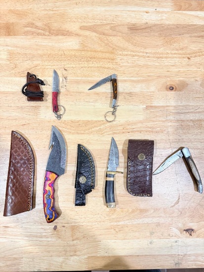 Lot of 5 Damascus Style Knives with 4 Sheaths