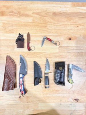 Lot of 5 Damascus Style Knives with Sheaths & 2 Folding Knife Keychains
