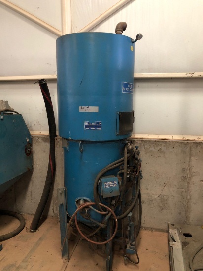 Sand blast tank