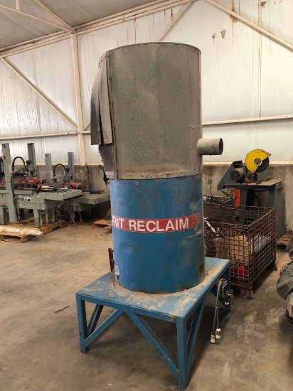 Grit reclaim tank