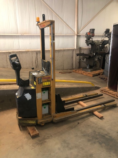 Pallet Lifter