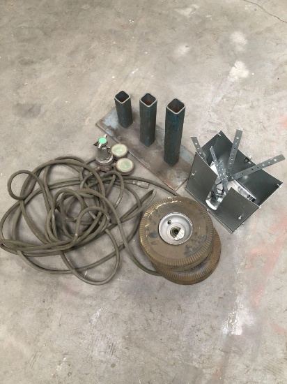 Oxygen regulator, metal stand