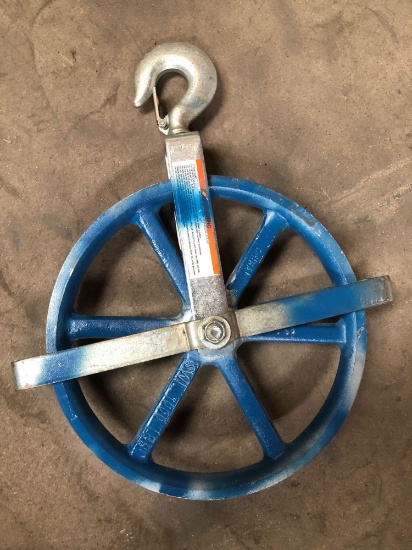 Rope dolly with hook
