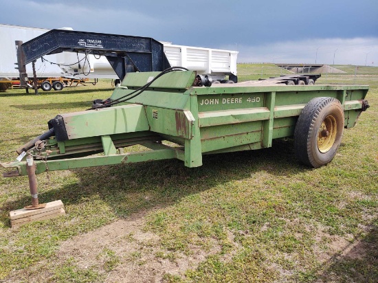 John Deere 450 manure spreader
