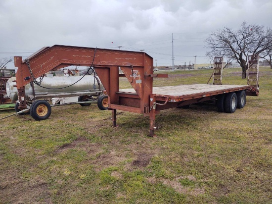 25' dovetail trailer