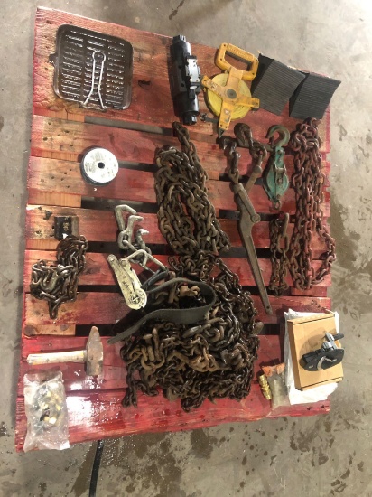 Pallet of chains