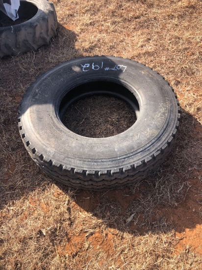 1 TRUCK TIRE 12 R 22.5 BRIDGESTONE