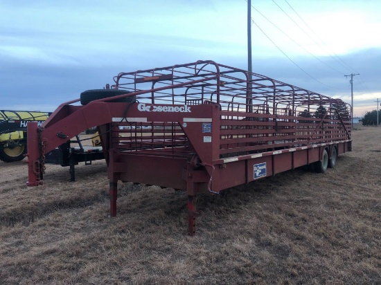 36 ? x 7?6? cattle trailer gooseneck brand, rubber floor, title, - in great shape