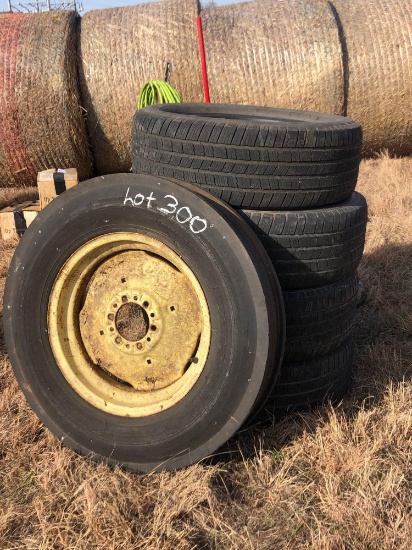 1 John Deere 715/20 with rim