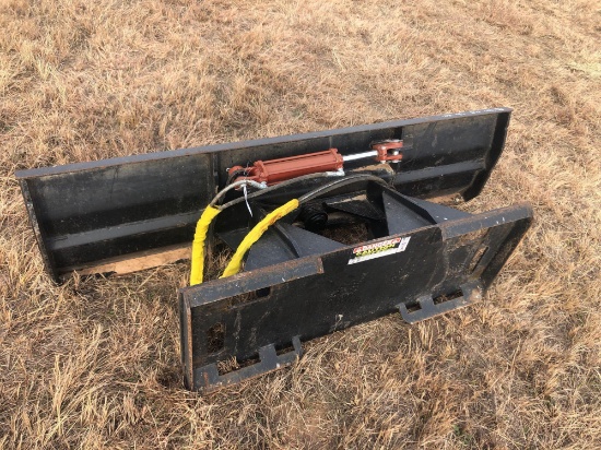 6FT SKID STEER DOZER BLADE ONLY USED ONCE GREAT CONDITION