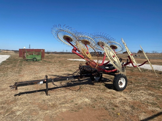 8 WHEEL KM Rake Catty good condition...