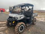 2018 CAM-AM HD - 8... SIDE BY SIDE... 4X4, GAS, 1165 MILES 143 HOURS... WINCH ON FRONT, NEW BATTERY,