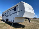 2005 Royal 5th wheel 4 Slides, new tires, and every thing works has a gooseneck hitch SLOW TITLE
