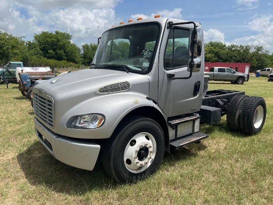 07 Silver Freightliner... Automatic transmission , Single Axle , Cat Motor 262,895 Miles ???????SELL