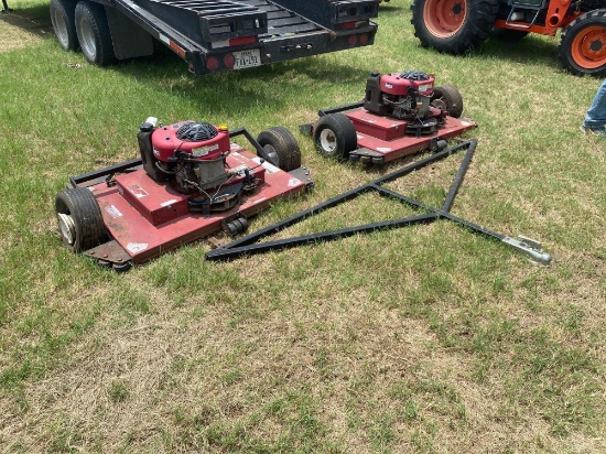 BRIGGS AND STRATTON PULL BEHIND MOWING DECK 10 1/2 HP 44 INCH