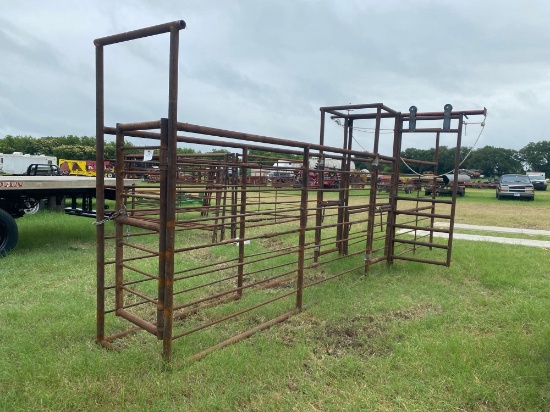 20 FT CATTLE CHUTE SLIDING GATE ON ONE END...