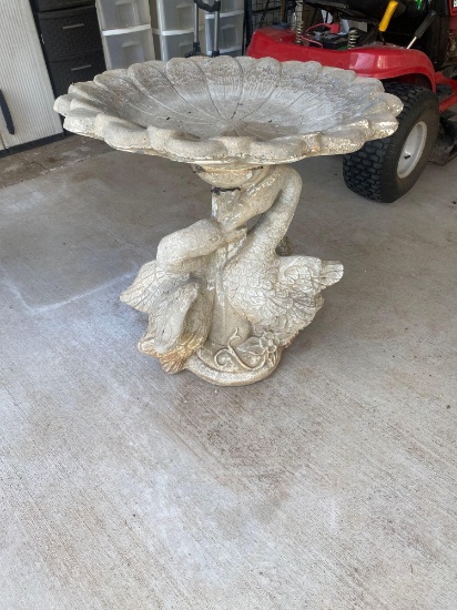 SWAN BIRD BATH...