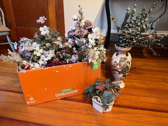 FLOWERS AND VASES ONE VASE IS CRACKED