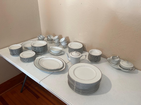 SYTLE HOUSE WEDDING BAND FINE CHINA COMPLETE SET 93 PIECES PERFECT CONDITION