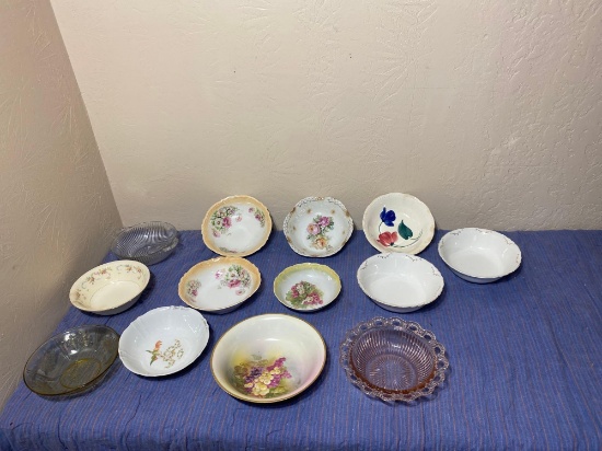 MISC VINTAGE GLASS BOWLS