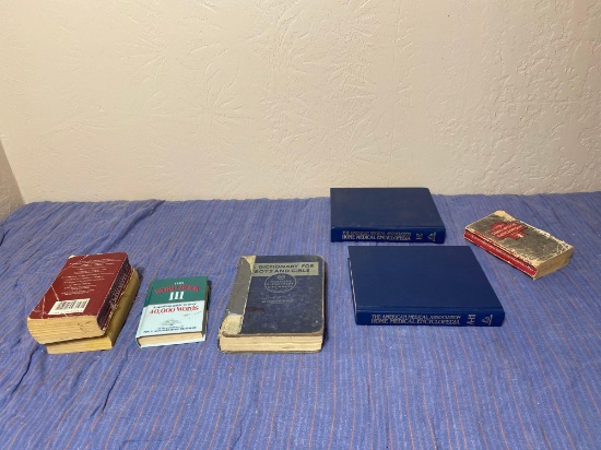 AMERICAN MEDICAL ASSOCIATION HOME MEDICAL ENCYCLOPEDIAS AND DICTIONARIES