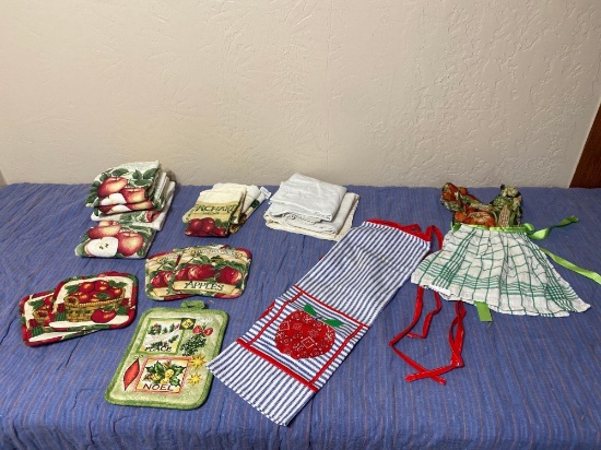 APPLE POT HOLDERS, TOWELS, & APRON