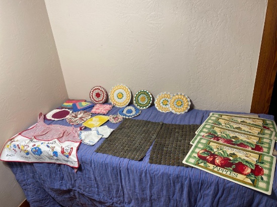 POT HOLDERS, PLACE MATS AND APRON