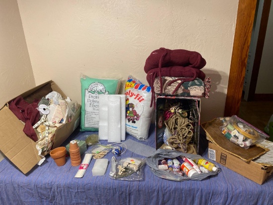 ASSORTMENT OF CRAFT THINGS