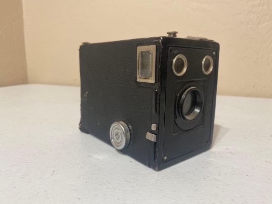 VINTAGE CAMERA...
