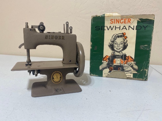 OLD SINGER SEWHANDY WORKS...