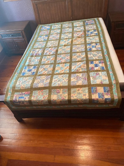 55 ? X 92 ? QUILT ???????USED LIKE NEW CONDITION