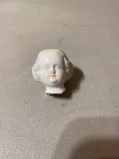 VINTAGE PORCELAIN DOLL HEAD 2 INCHES
