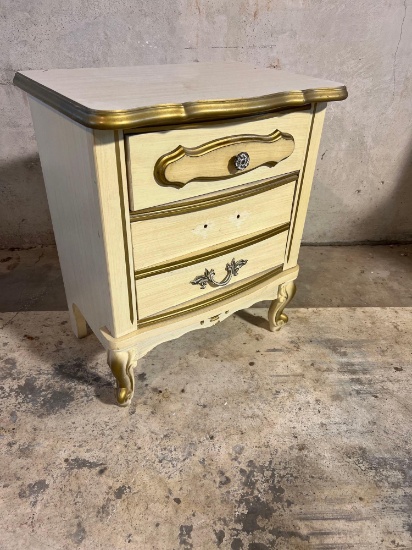 Nightstand, missing one handle.