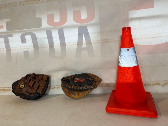 1 Wilson baseball catcher mit, 1 Adams catchers mit, 1 pop up cone....