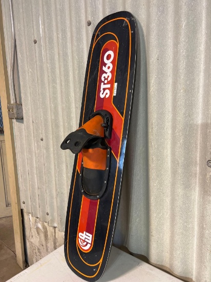 Ski board....