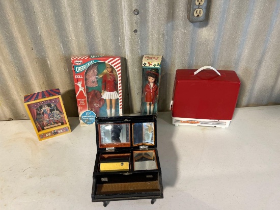 Vintage toys, three dolls, lunch box