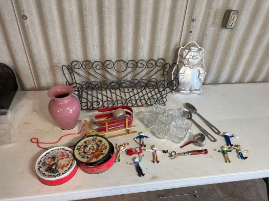 Misc dishes and toys....