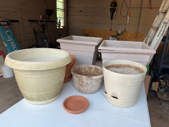 MISC FLOWER POTS...