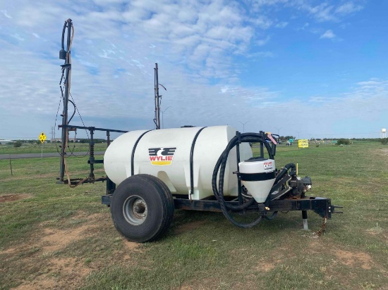 Wylie Spray Rig with a Wylie tank and pump... 30' Spray bar rebuilt pump... operates as it should...