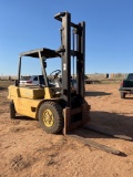 Catepillar Forklift 943 hours runs and operates as it should