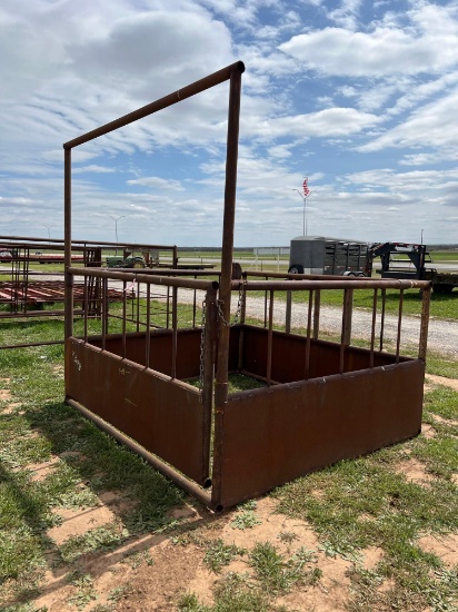 HEAVY DUTY ROUND BALE FEEDER MADE TO OPEN UP TO PUT HAY IN WITH 3 PT ON TRACTOR