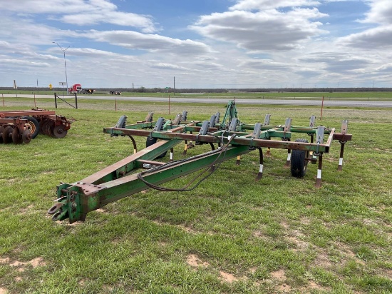 JOHN DEERE 13 FT FIELD CULTIVATOR 15 POINT